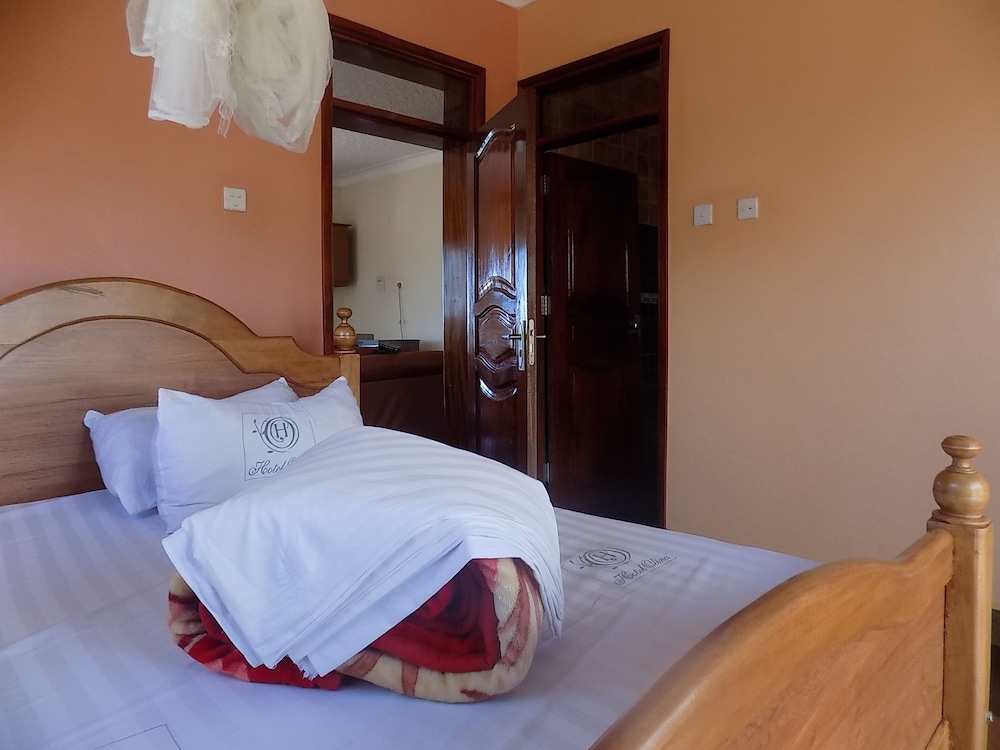 Olina Hotel And Apartments 11/38