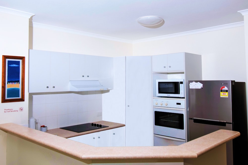 SANCTUARY LAKE APARTMENTS 38/58