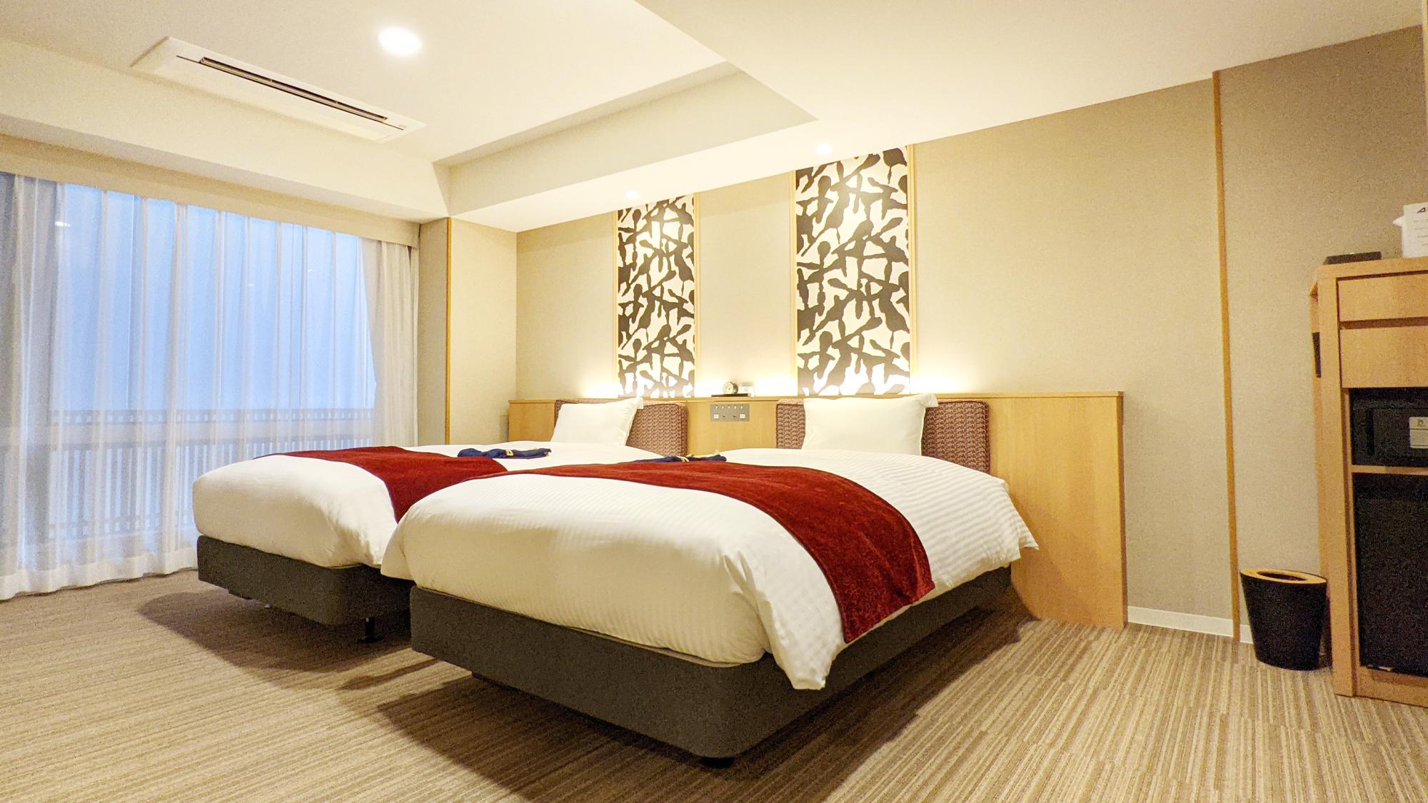 Universal, Standard, Twin Beds