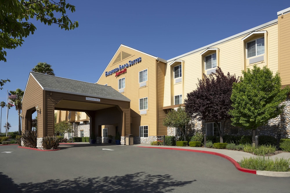 Fairfield Inn and Suites Napa Valley American Canyon 1/31
