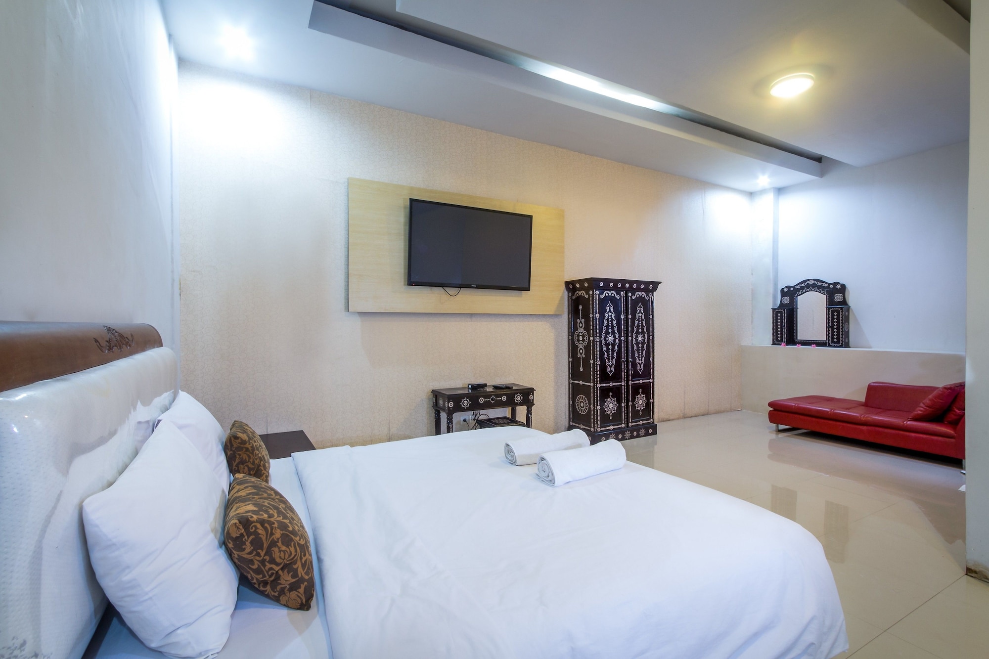 Deluxe, King Bed