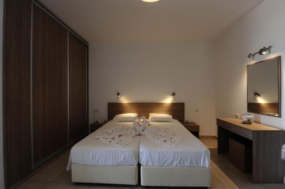 Cosmelenia Apartments 19/51