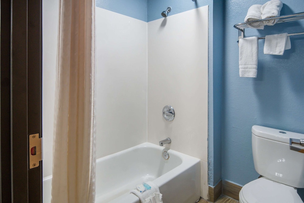 Rodeway Inn Carrollton I-35E 7/28