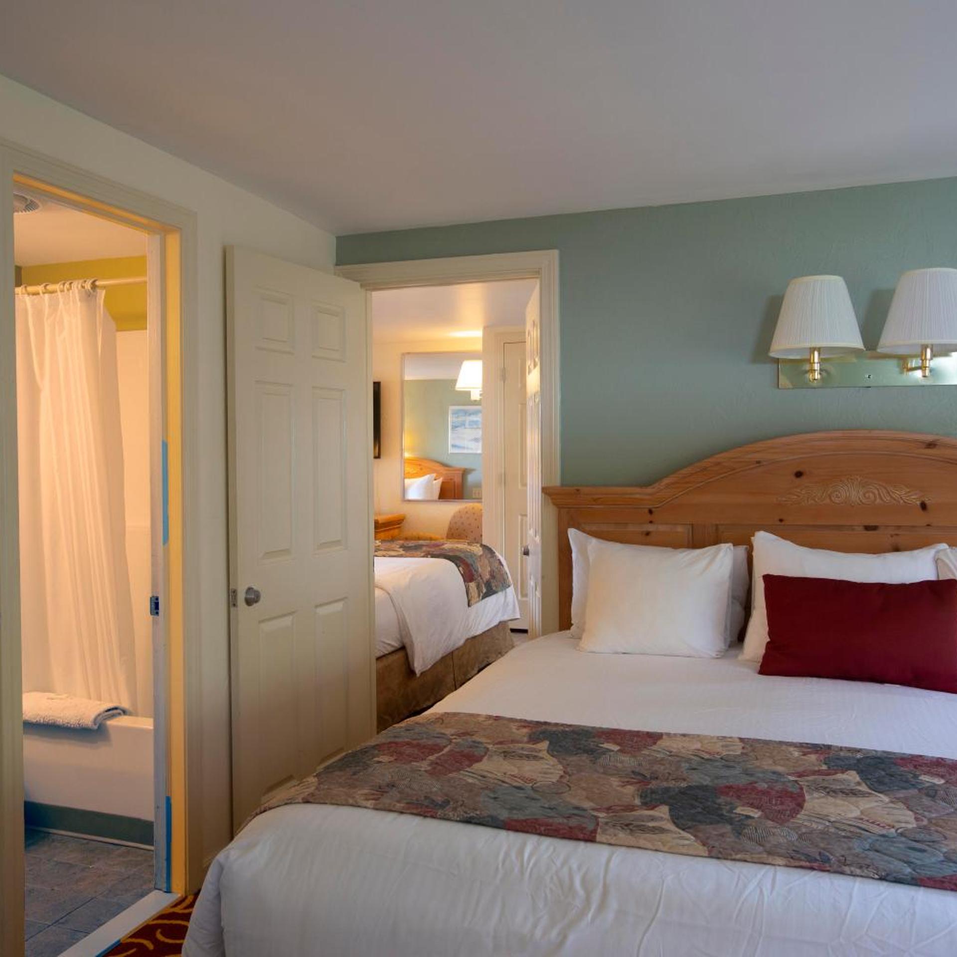 The Corsair & Cross Rip Oceanfront Hotel 9/50