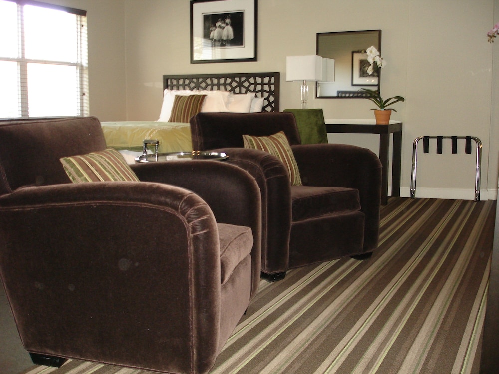 The Eo Inn And Spa 18/25