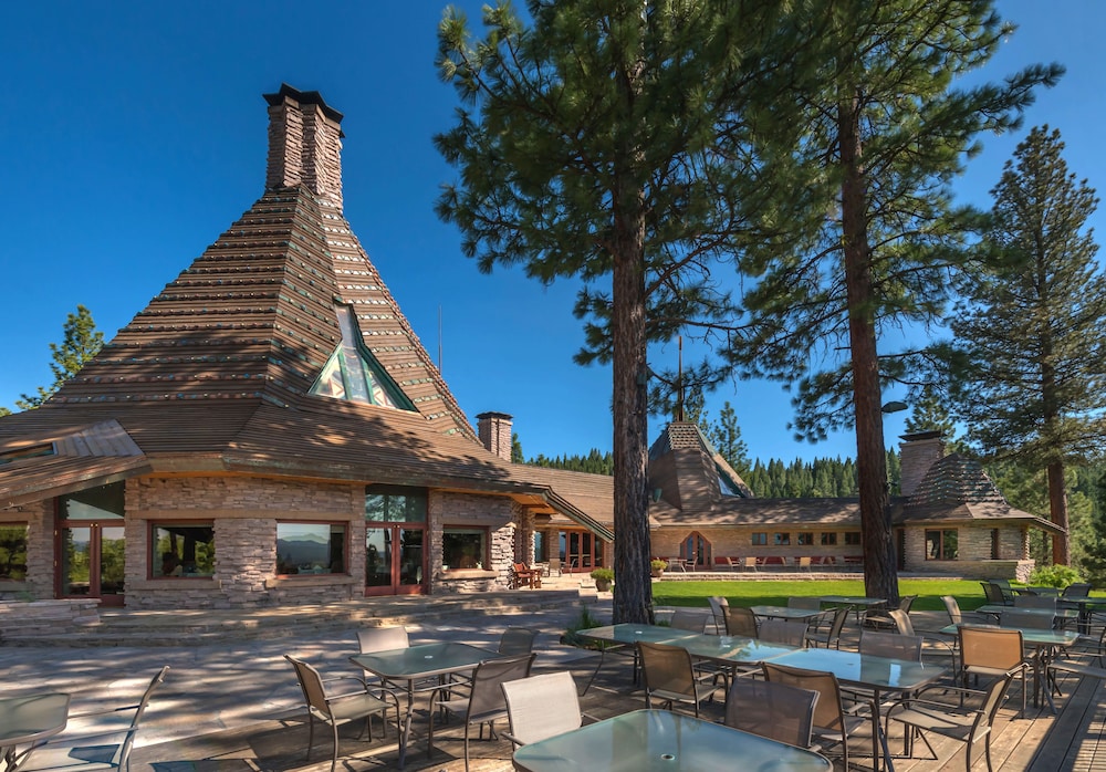 Lodge at Nakoma 33/37