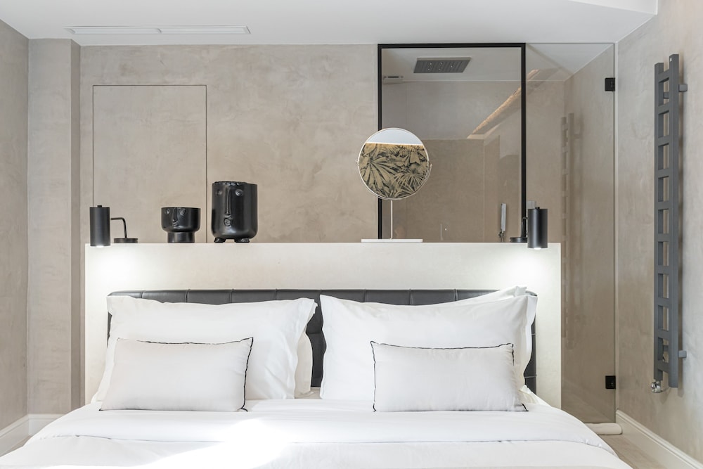 Le Dortoir Multi Storey Luxury Suites 6/50