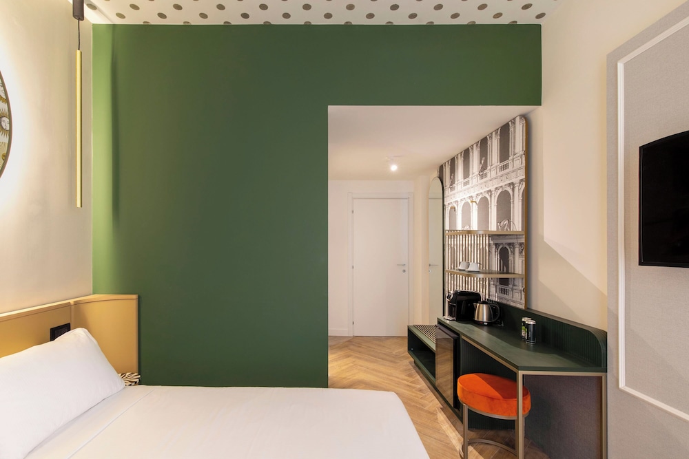 Room, Twin Beds, Accessible