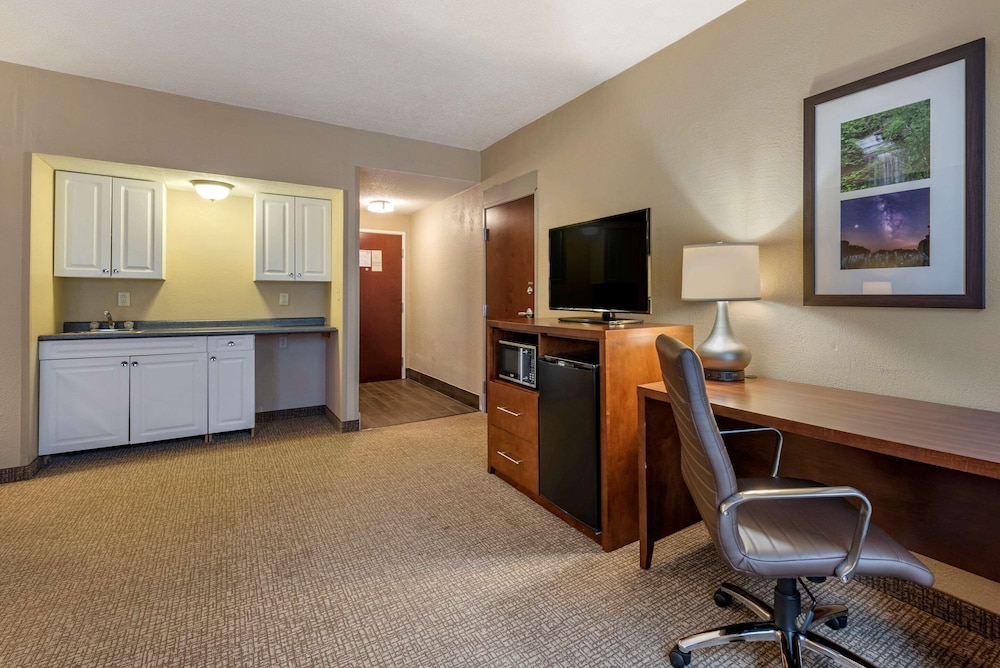 Comfort Inn Madison, IN 27/43