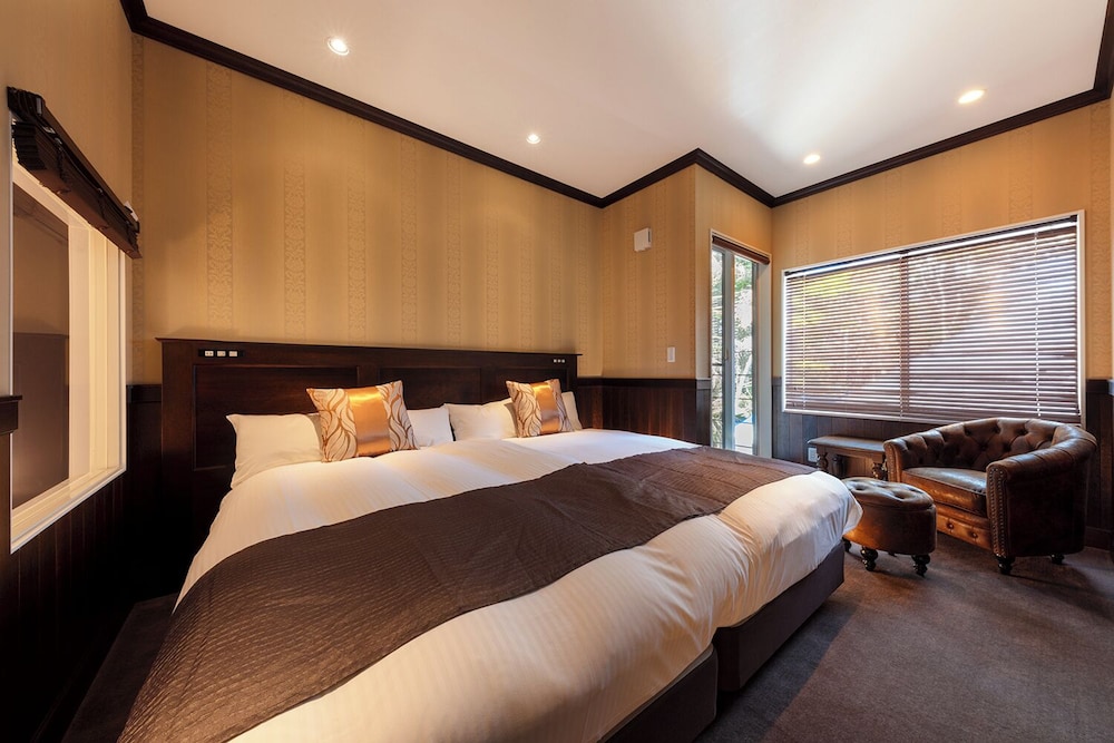 STANDARD, TWIN BEDS, MAIN BUILDING