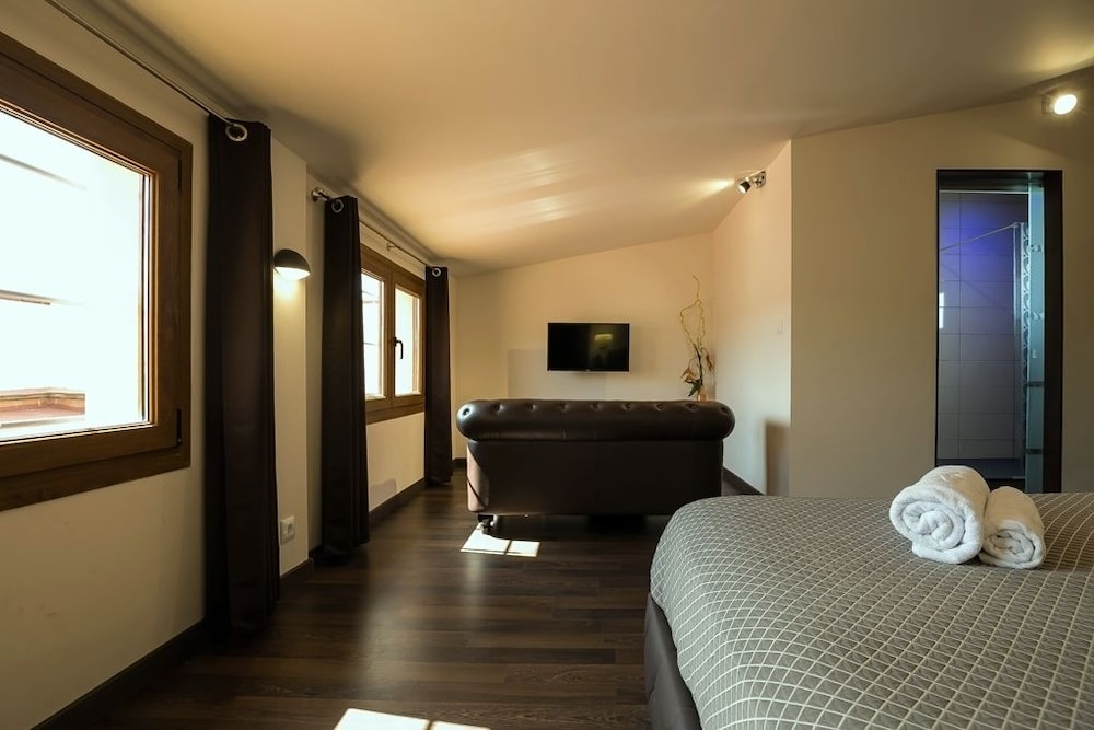 Montmar Hotel 30/50