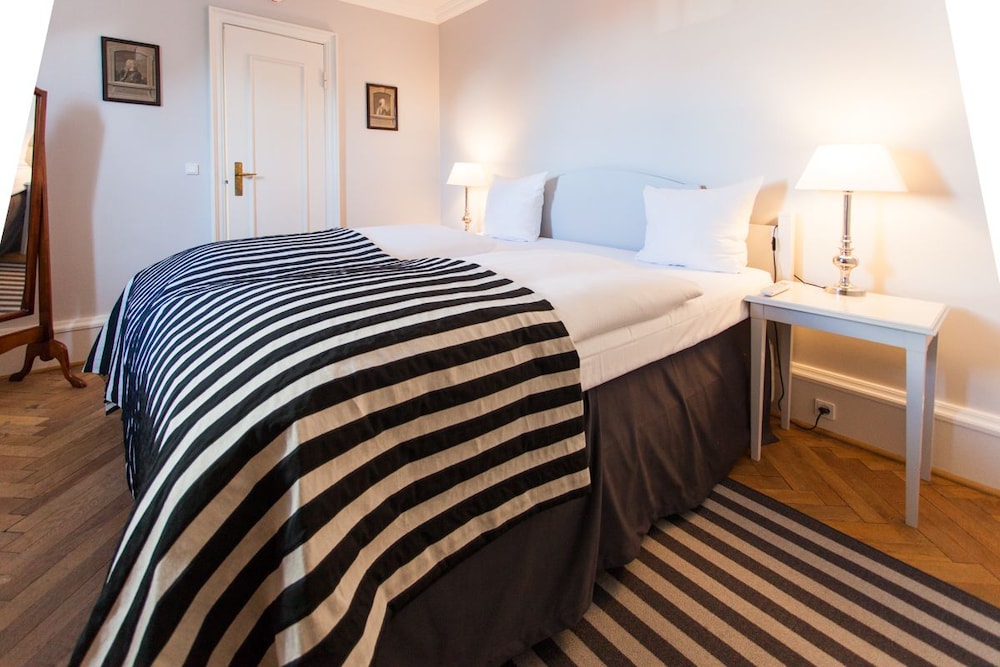 Fredensborg Store Kro 21/66
