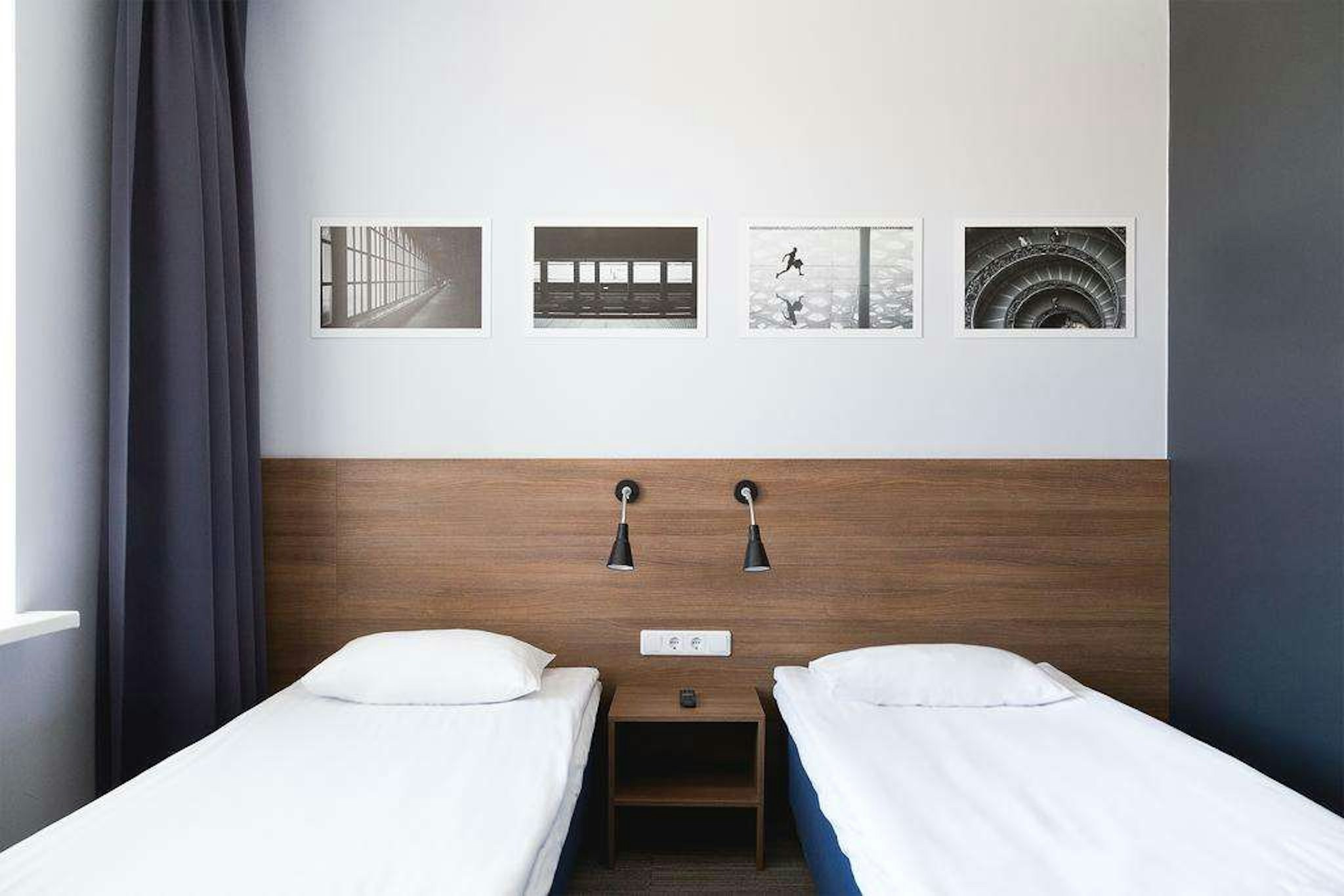 Corner Hotel 25/46