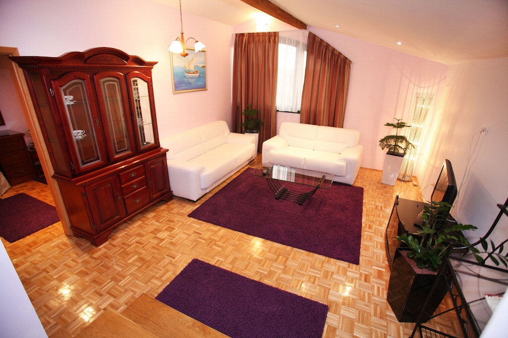 VILLA RUSTICA DALMATIA 19/50