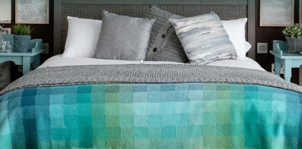Armada Hotel 12/40