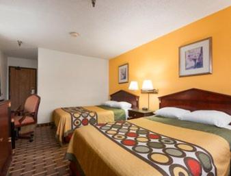 Deluxe, 2 Queen Beds
