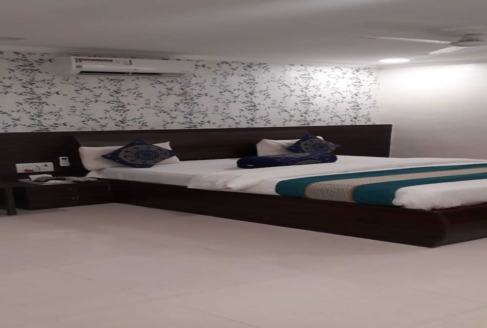 SAI SHARAN STAY INN 17/24