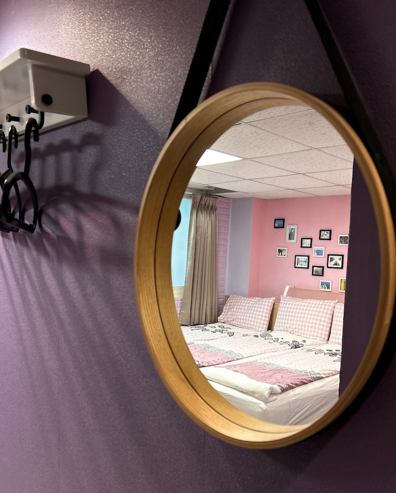 Ximen Triple Tiger Hostel 23/50
