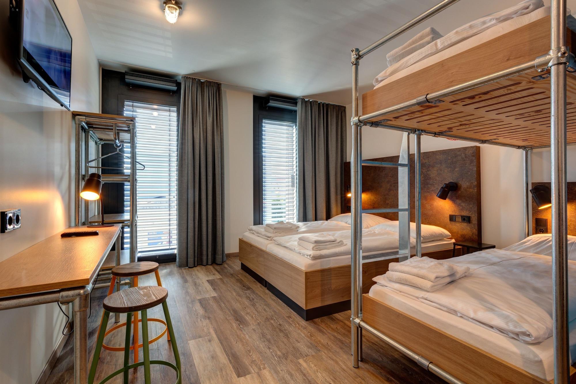 MEININGER Hotel Berlin Tiergarten 18/49