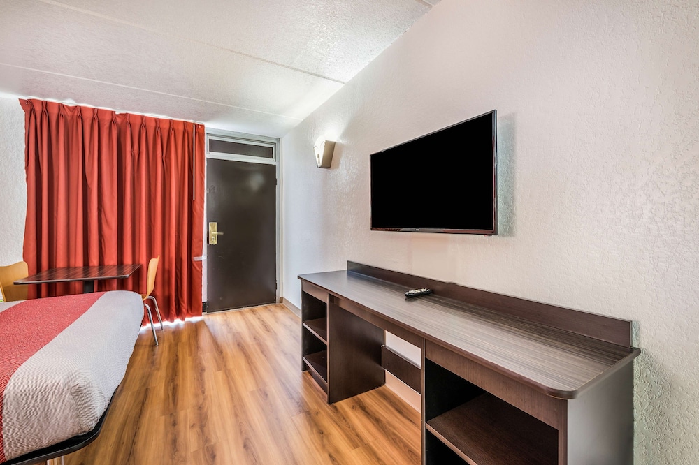 Motel6 Henderson, TX 34/44