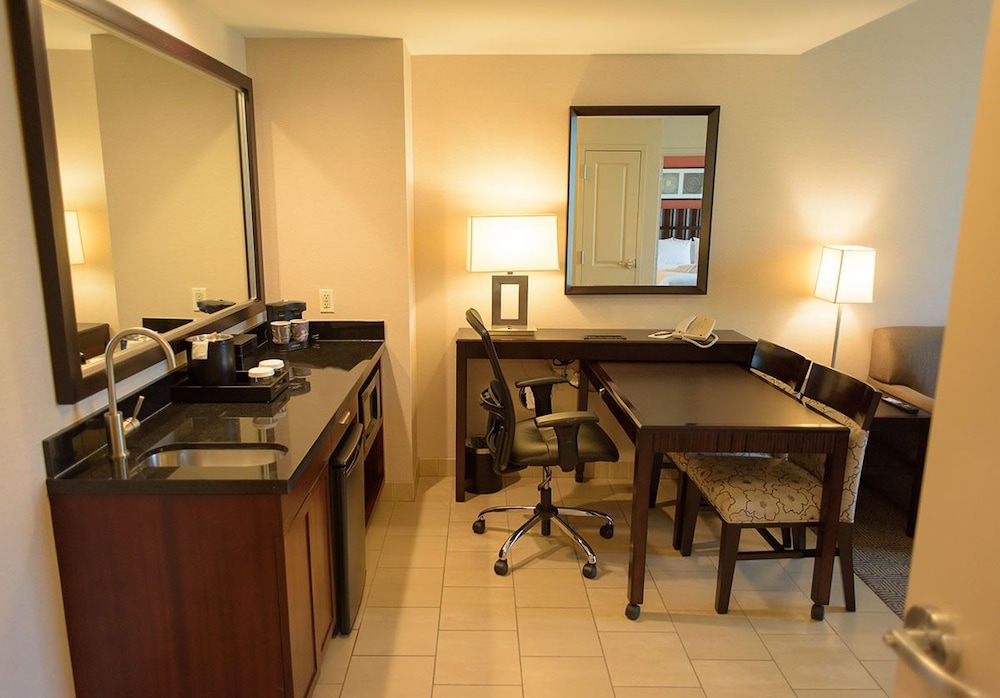 Embassy Suites by Hilton Ontario Airport 53/55