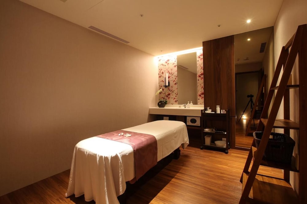 Beitou Hot Spring Resort Tian Yue Quan 30/65