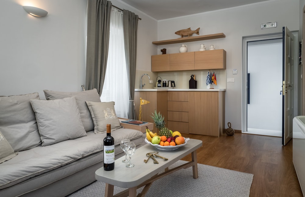 Porto Vecchio Spetses Luxury Suites 13/43