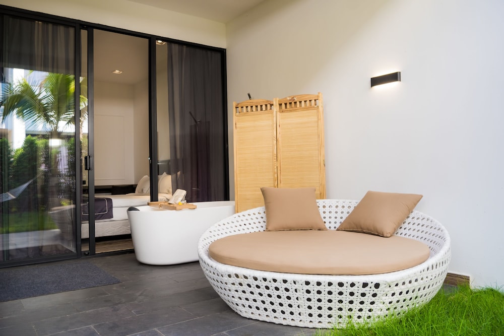 White Boutique Hotel and Residences 17/72