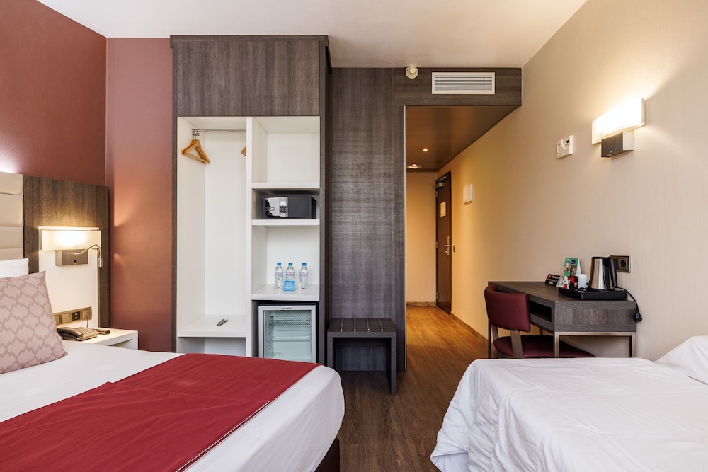 Hotel Ronda Lesseps 33/90