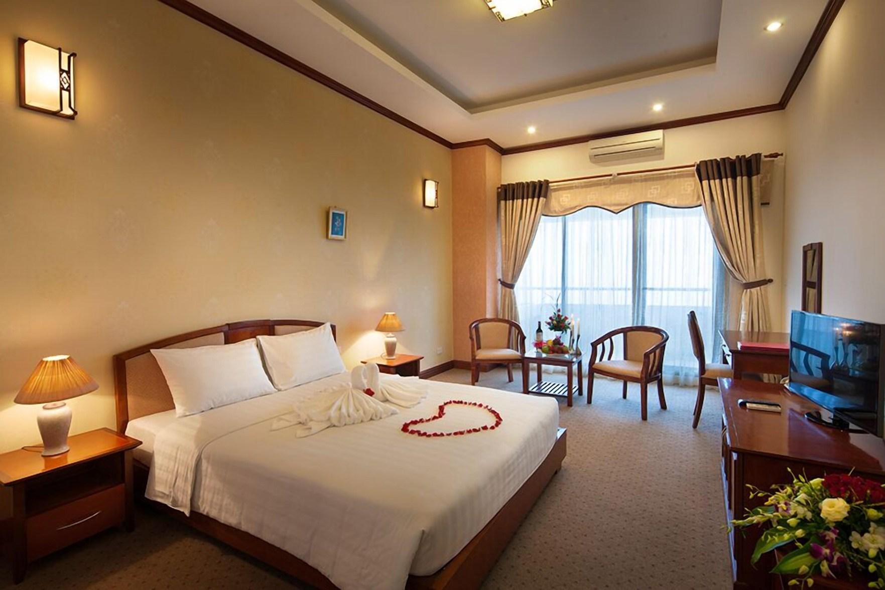 Deluxe, Double or Twin Bed