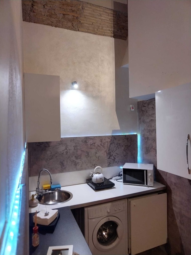 Nerva Accomodation Cavour 56/67