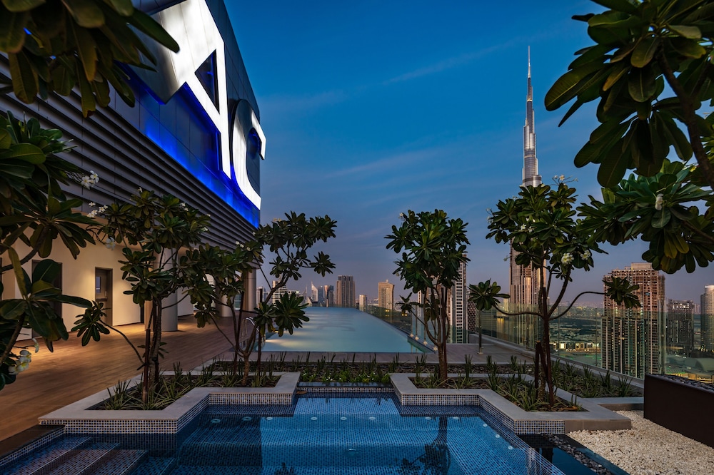 Paramount Hotel Midtown 50/50