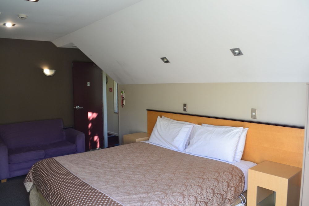 Athena Motel & Apartments 14/48