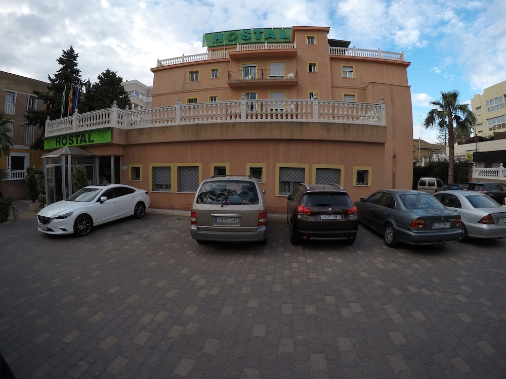 Hostal La Casa de Enfrente 33/41