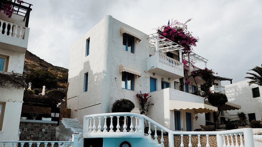 Korifi Suites Collection 3/50