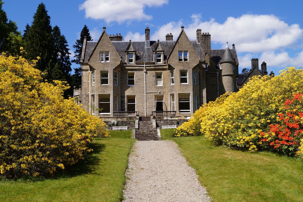 Glengarry Castle Hotel 1/42