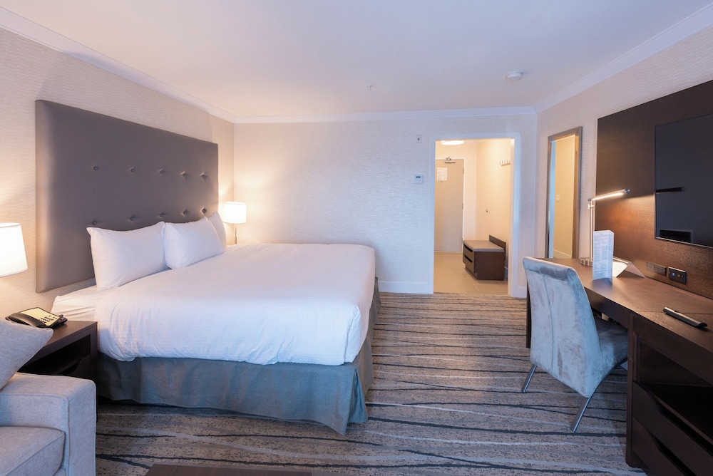 Executive, King Bed, Sofa, Balcony