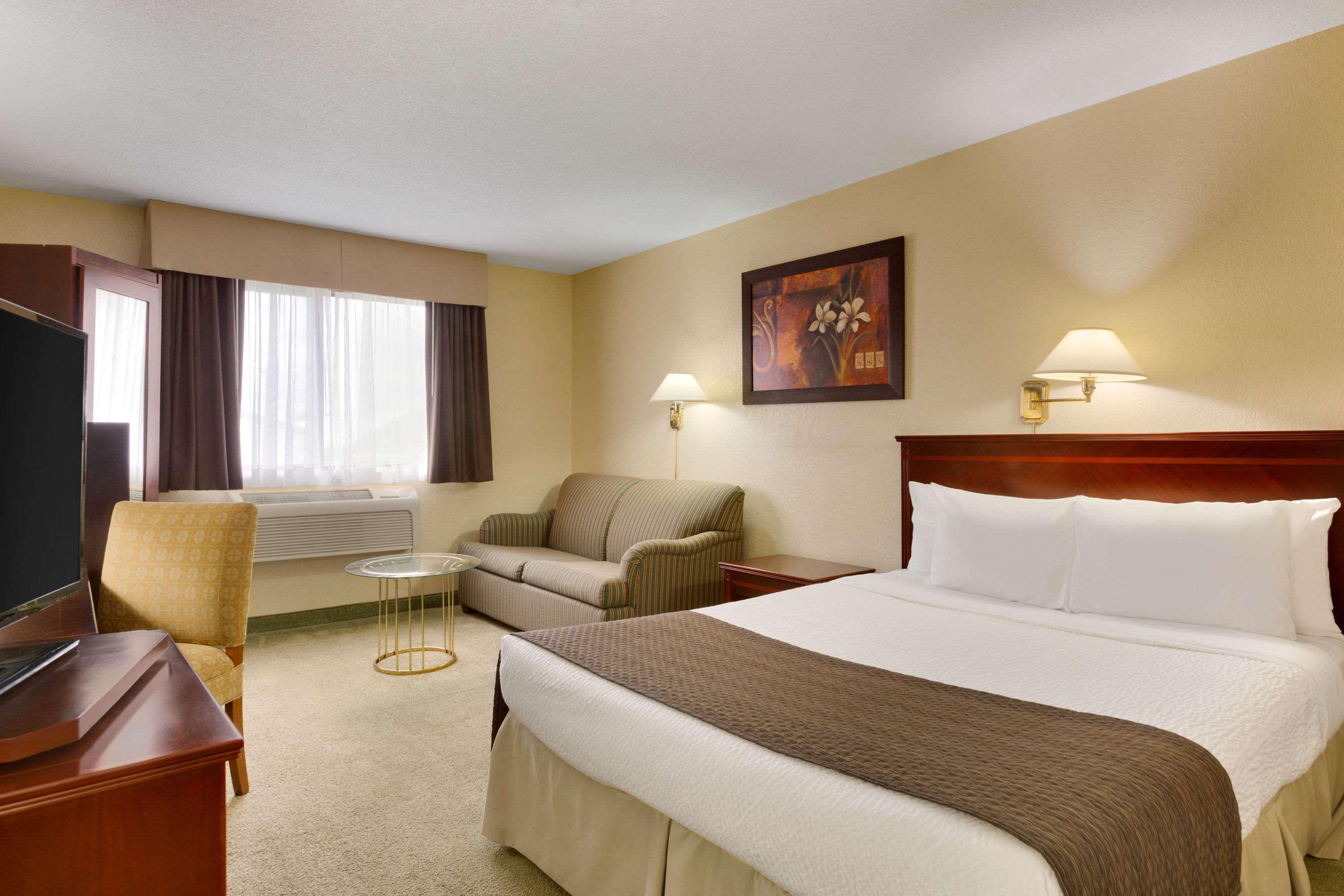 Wallaceburg Inn 6/18