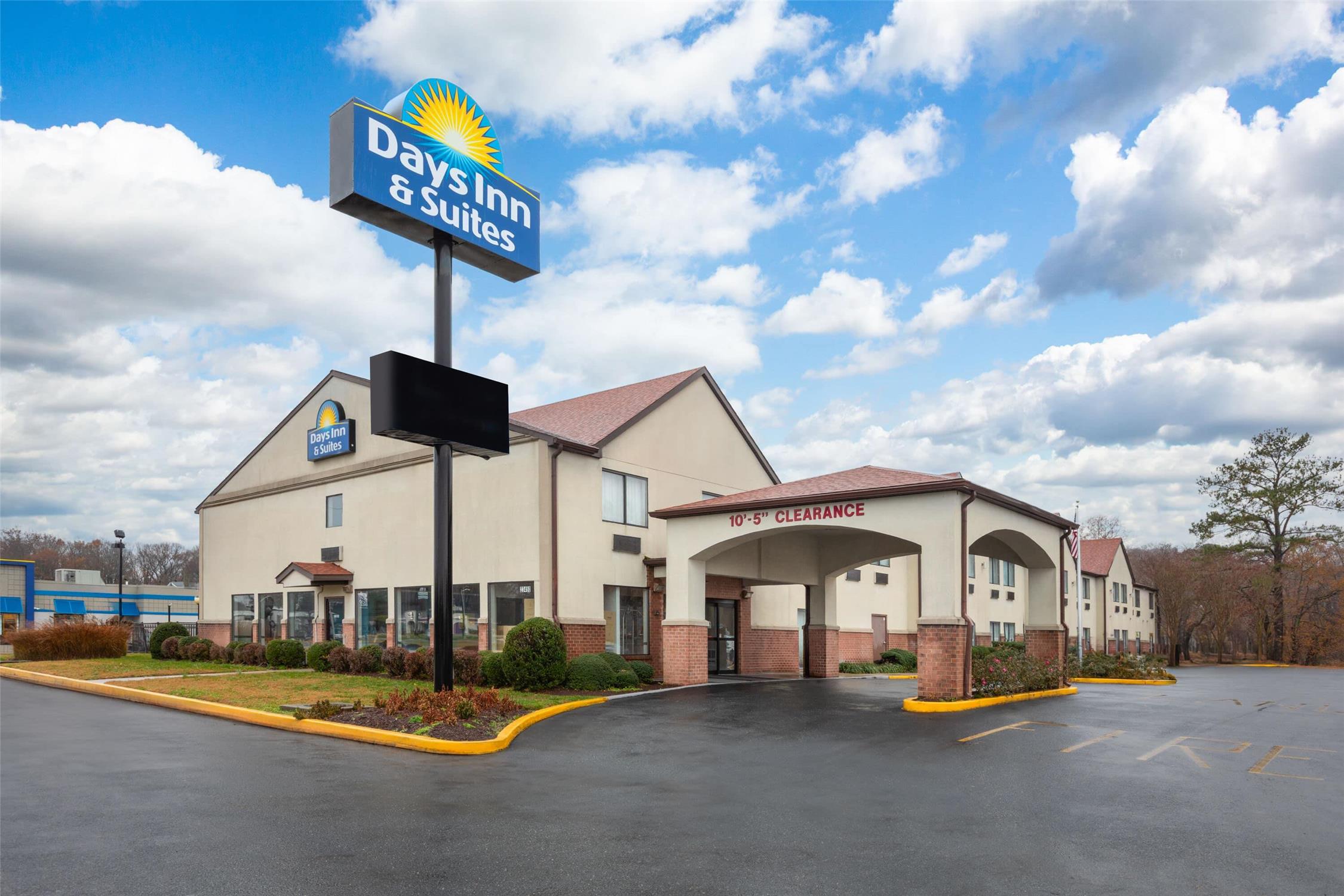 Days Inn & Suites by Wyndham Seaford 4/26