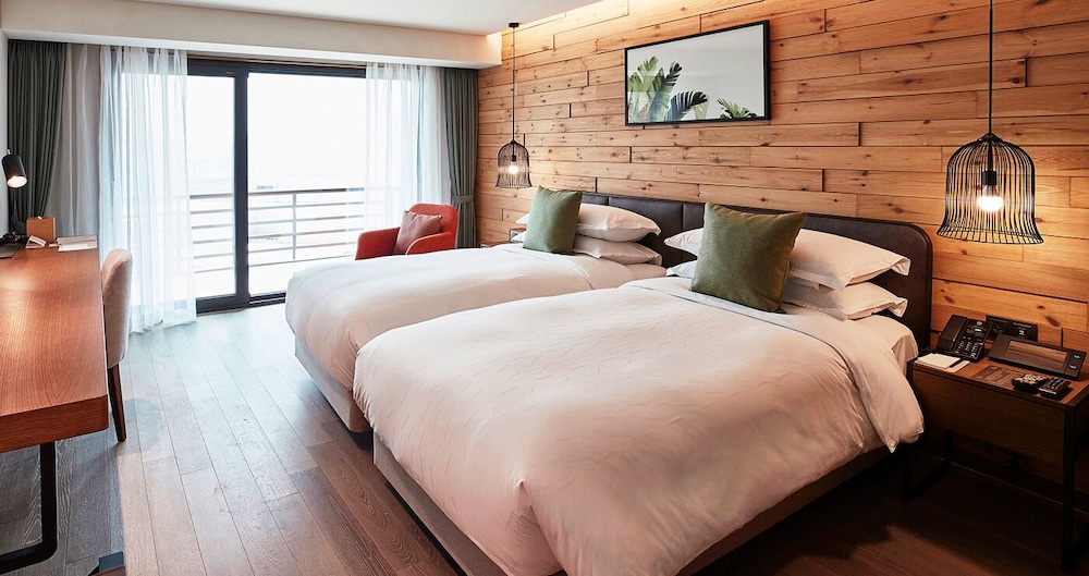 Deluxe, Twin Beds, Mountain View, Adult Only, Lounge Access