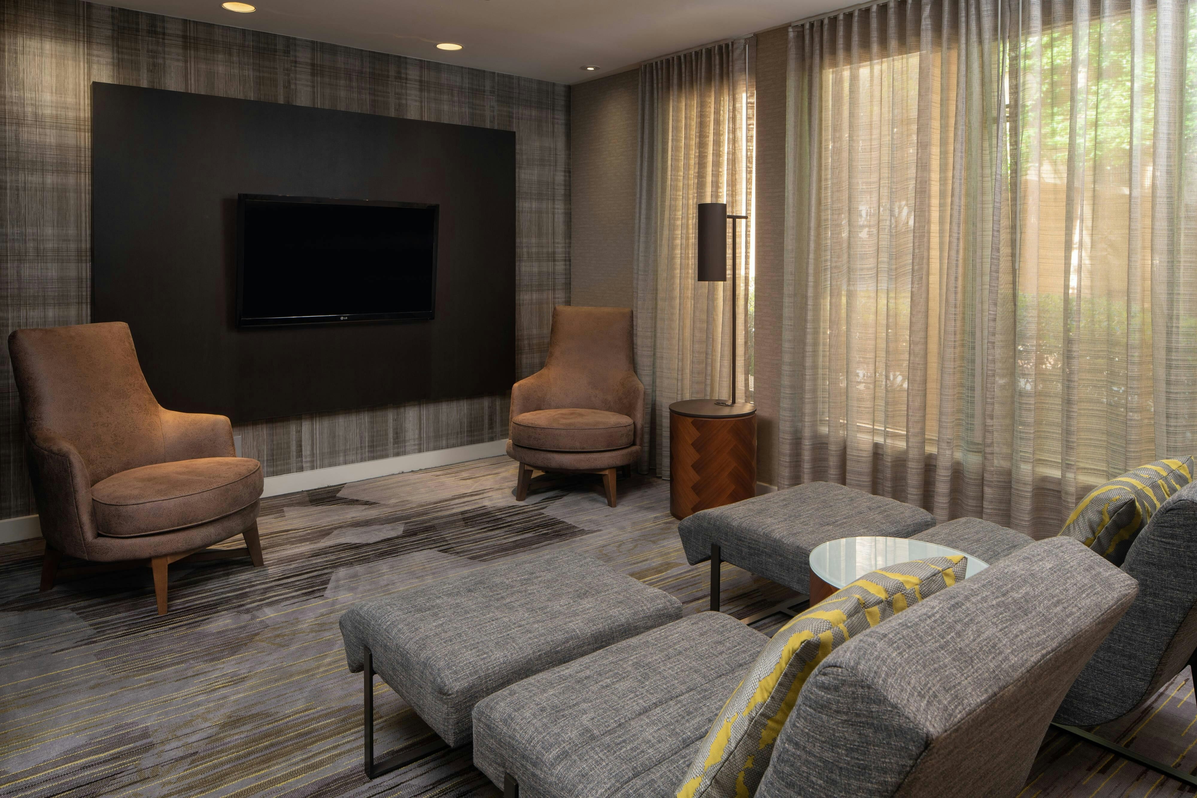Courtyard by Marriott Jacksonville at the Mayo Clinic Campus/Beaches 36/43