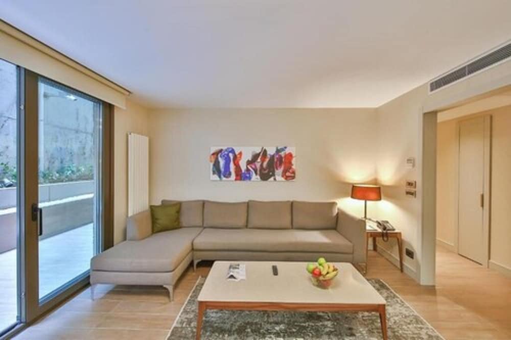 Tzl Suites 38/69