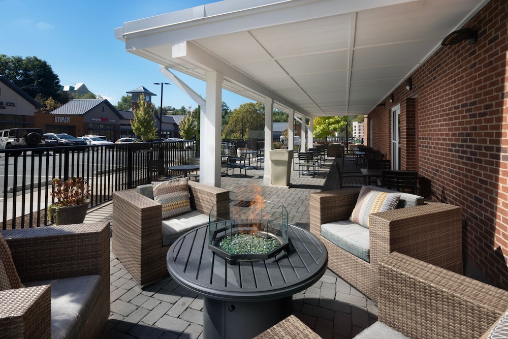 Holiday Inn & Suites Asheville-Biltmore Village Area 52/70