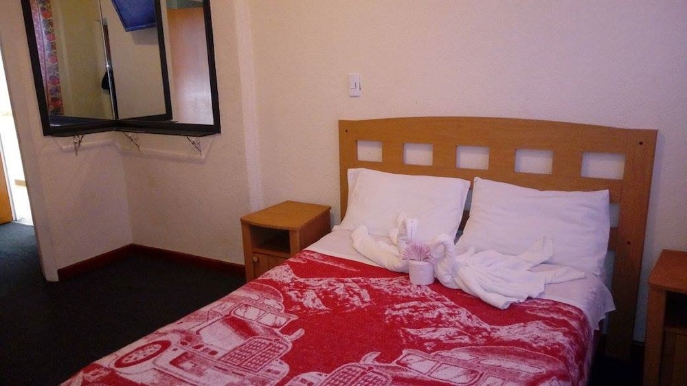 Hotel Patria 10/31