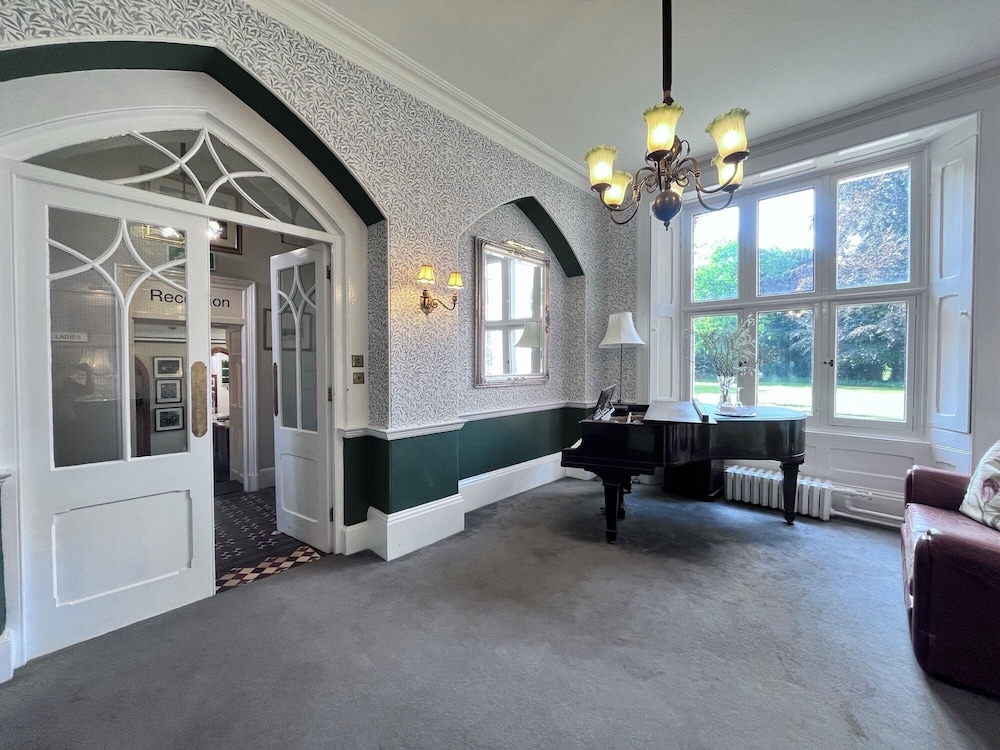 Grafton Manor 22/42