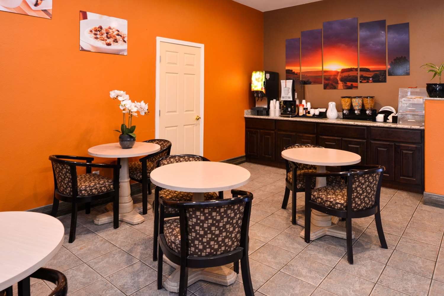 Americas Best Value Inn & Suites Madera 7/10