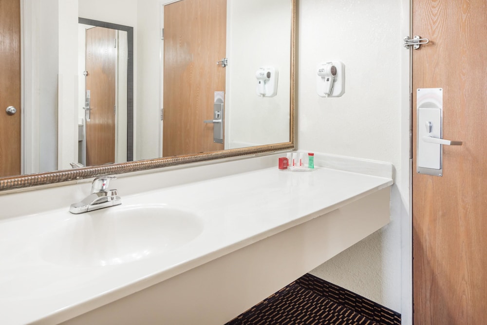 Ramada By Wyndham Columbia 17/51