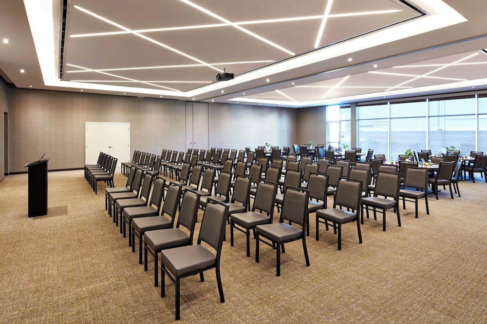 SpringHill Suites by Marriott Los Angeles Downey 30/42