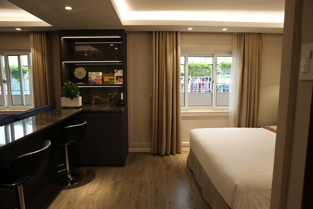 Bali Hotel 12/90