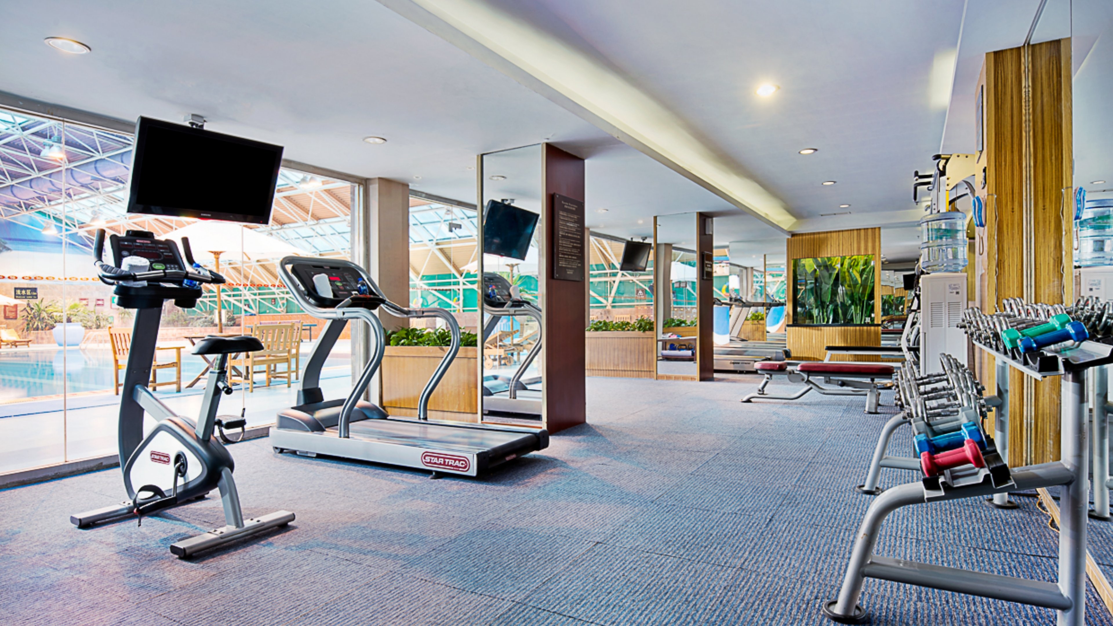 Holiday Inn Express Zhengzhou 15/25